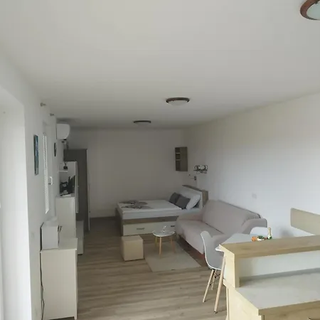 Apartma Petja Lägenhet